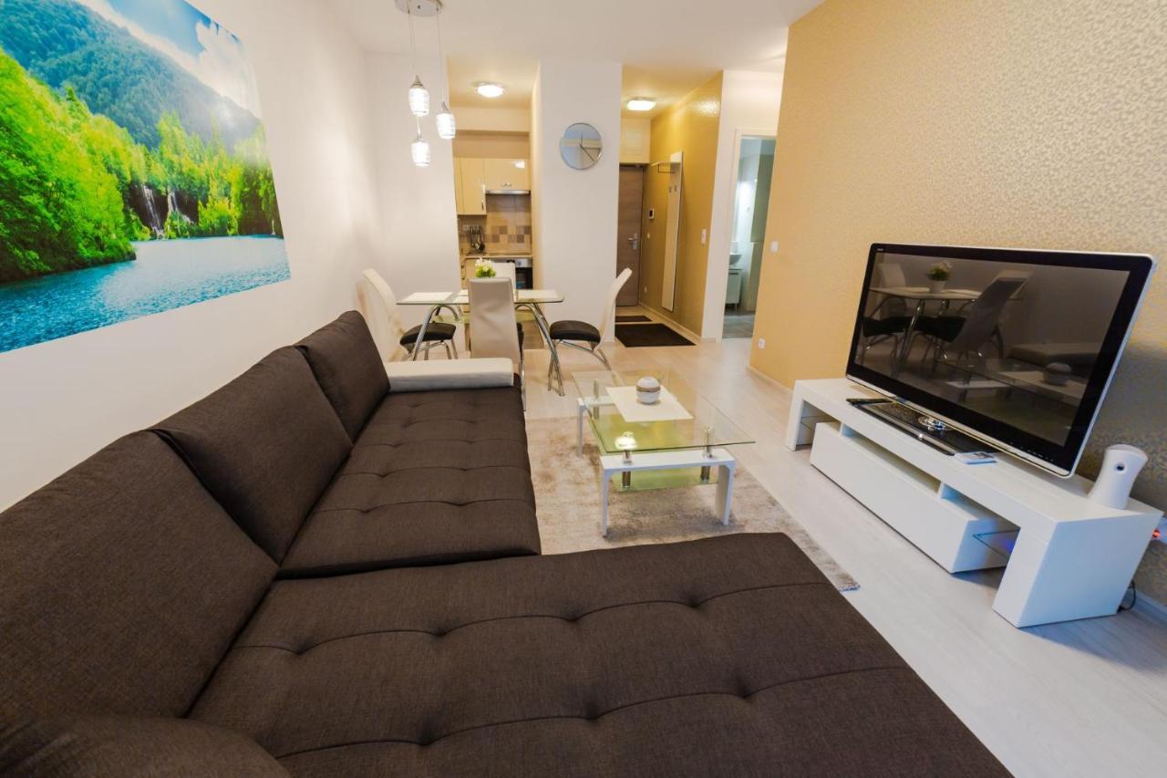 Corvin Promenade With Free Parking Apartment Budapest Bagian luar foto